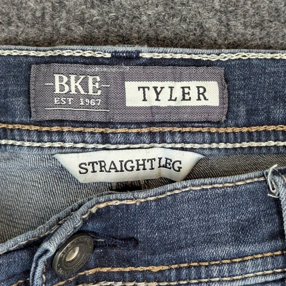 BKE Tyler Mens Straight Leg Jeans Blue Medium Wash Stretch AVS23100 Size 36x32